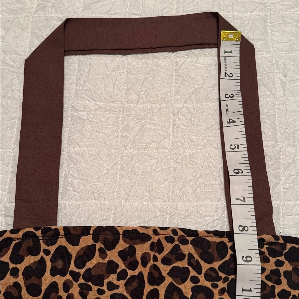 Handmade Apron. Very cute. Photos of front and Back.